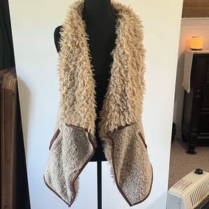 Love Tree Tan and Cream Fuzzy Vest